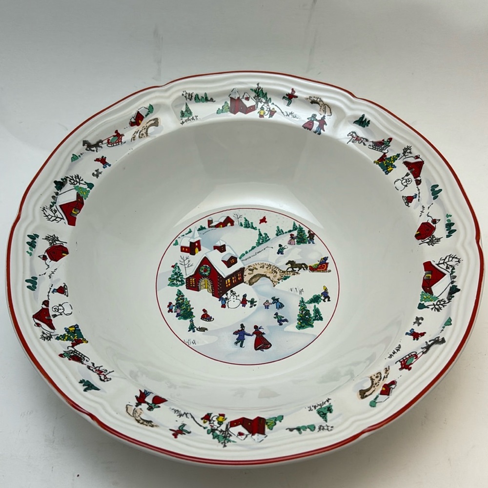 Farberware 1995 White Christmas by Katherine Babanovsky Serving Bowl 9” diameter